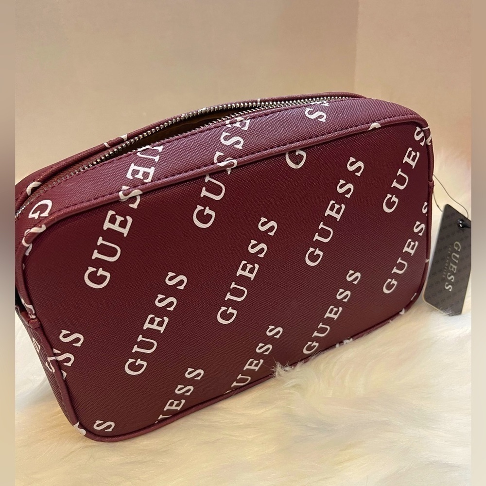 New!! Guess Camera Bag